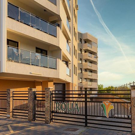 Uniquemoments Airport Apartment & Secure Parking & Airport Shuttle Iasi Ngoại thất bức ảnh