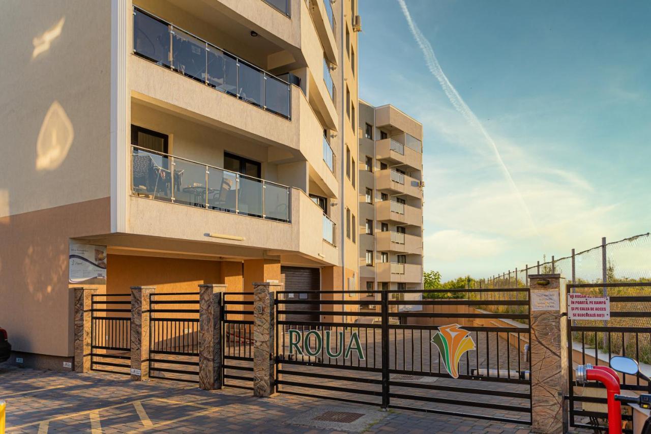 Uniquemoments Airport Apartment & Secure Parking & Airport Shuttle Iasi Ngoại thất bức ảnh