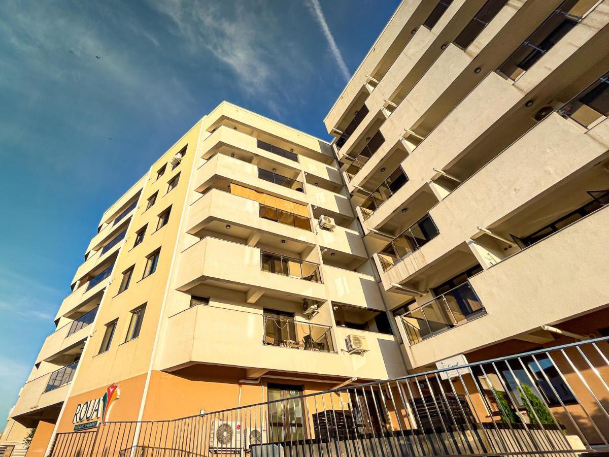 Uniquemoments Airport Apartment & Secure Parking & Airport Shuttle Iasi Ngoại thất bức ảnh
